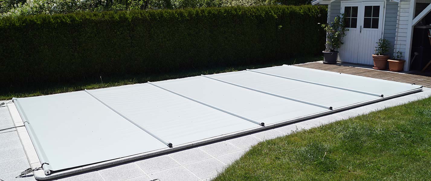 poolabdeckung kaufen – Robuste und sichere Poolabdeckung für optimalen Schutz vor Schmutz und Wärmeverlust. Perfekt für private Gärten und Pools.