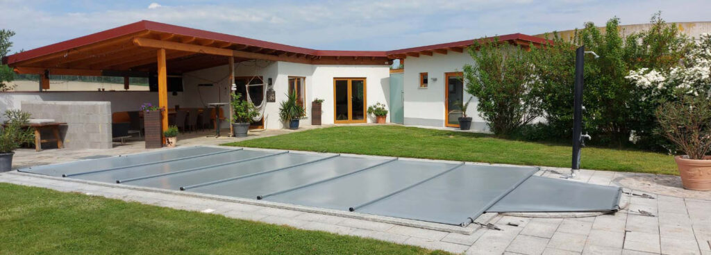poolabdeckung24-pool-mit-roemertreppe