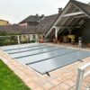 Stabile Stangenabdeckung für rechteckige Pools – zuverlässiger Schutz gegen Schmutz, Laub und Wasserverdunstung.